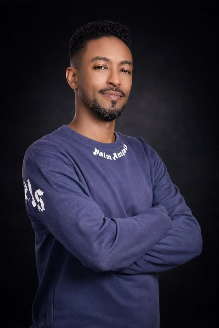 بورتريه رسمي للفنان محمد مود